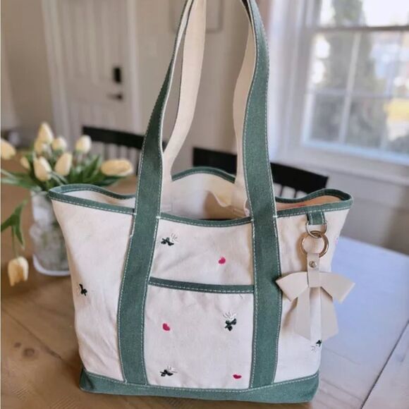 Universal Thread Floral Embroidered Canvas Tote Bag - Picture 15 of 16